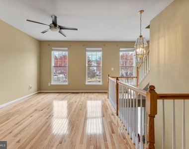 6002 Saint Hubert Lane - Photo Thumbnail 11