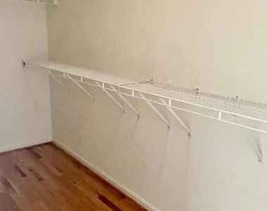 6002 Saint Hubert Lane - Photo Thumbnail 20
