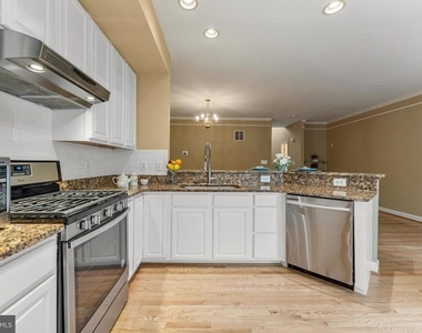 6002 Saint Hubert Lane - Photo Thumbnail 7