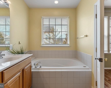 6002 Saint Hubert Lane - Photo Thumbnail 17