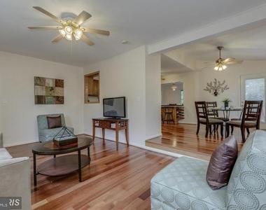 5820 Silchester Street - Photo Thumbnail 8