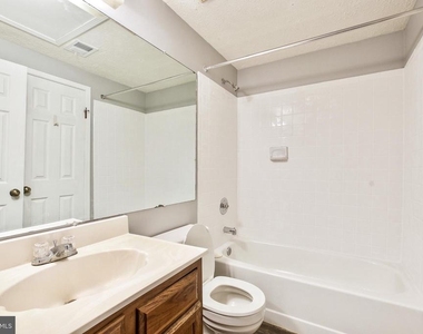 1915 Belmont Ridge Court - Photo Thumbnail 26
