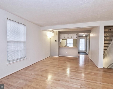 1915 Belmont Ridge Court - Photo Thumbnail 12