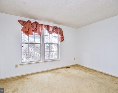 1915 Belmont Ridge Court - Photo Thumbnail 20