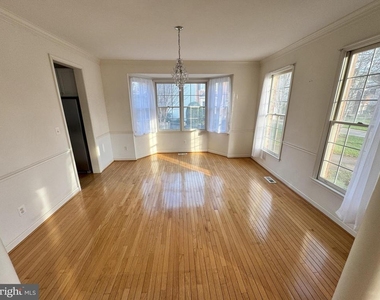 5901 Ewing Place - Photo Thumbnail 3
