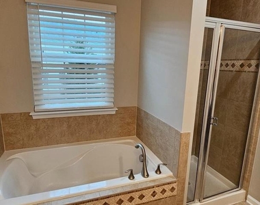 311 Prestwick Lane - Photo Thumbnail 6