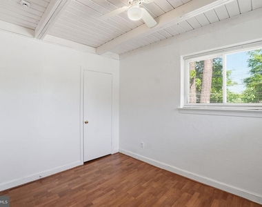 11000 Park Road - Photo Thumbnail 17
