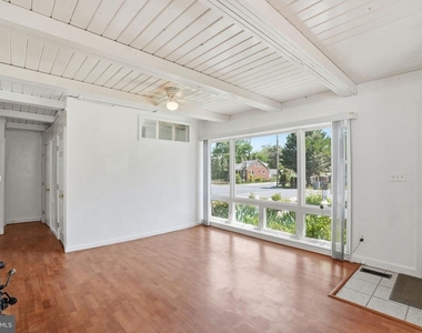 11000 Park Road - Photo Thumbnail 7