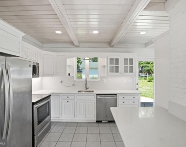 11000 Park Road - Photo Thumbnail 10
