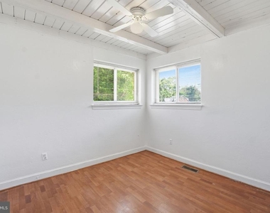 11000 Park Road - Photo Thumbnail 16