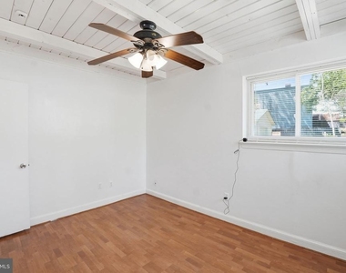 11000 Park Road - Photo Thumbnail 15