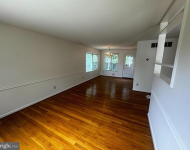 2508 Saint John Place - Photo Thumbnail 6