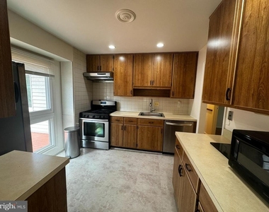 2508 Saint John Place - Photo Thumbnail 11