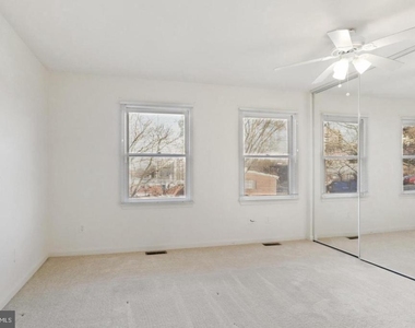 1454 N Quinn Street - Photo Thumbnail 6