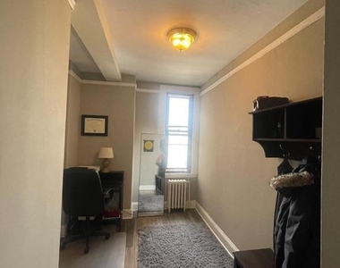 2031 Locust Street - Photo Thumbnail 5