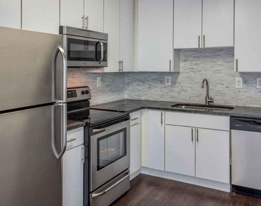 201 S 25th Street - Photo Thumbnail 5