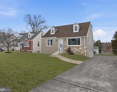 513 Smithfield Avenue - Photo Thumbnail 1