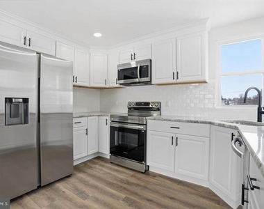 513 Smithfield Avenue - Photo Thumbnail 5