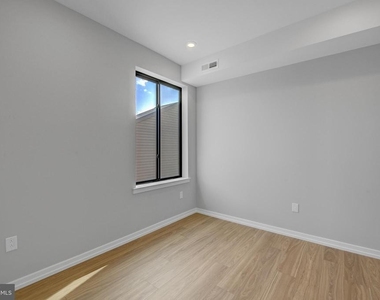 1205 S 15th Street - Photo Thumbnail 9