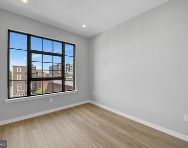 1205 S 15th Street - Photo Thumbnail 7