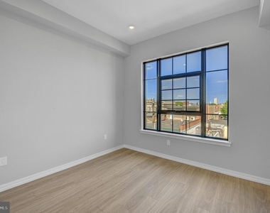 1205 S 15th Street - Photo Thumbnail 5