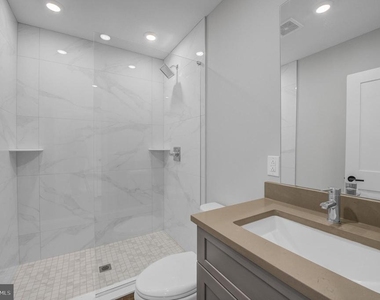 1205 S 15th Street - Photo Thumbnail 4