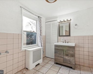 1225 N Howard Street - Photo Thumbnail 10