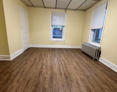 1121 N 41st Street - Photo Thumbnail 8