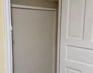 1121 N 41st Street - Photo Thumbnail 9