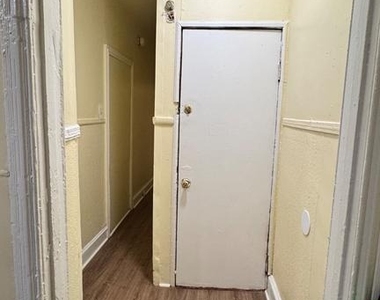1121 N 41st Street - Photo Thumbnail 10