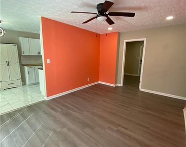 1701 Carter Baron Place - Photo Thumbnail 5