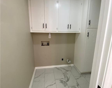 1701 Carter Baron Place - Photo Thumbnail 8