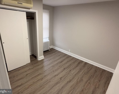 2917 Girard Ave - Photo Thumbnail 9