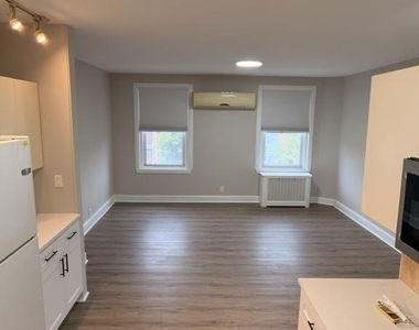2917 Girard Ave - Photo Thumbnail 5