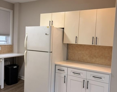 2917 Girard Ave - Photo Thumbnail 3