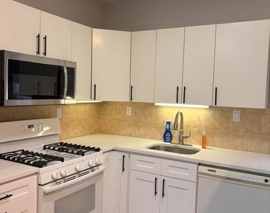 2917 Girard Ave - Photo Thumbnail 4