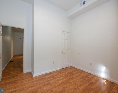 1526 Mount Vernon Street - Photo Thumbnail 10