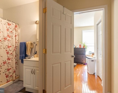 2136 S 15th Street - Photo Thumbnail 5