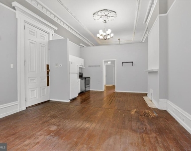1717 Spruce Street - Photo Thumbnail 4