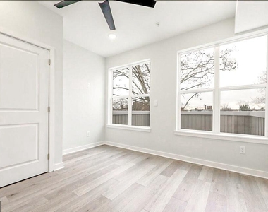 5217 Irving Street - Photo Thumbnail 7