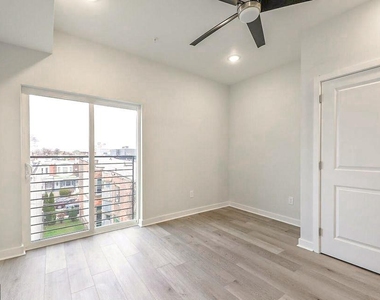 5217 Irving Street - Photo Thumbnail 10