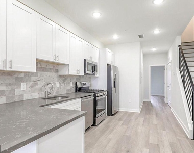 5217 Irving Street - Photo Thumbnail 3