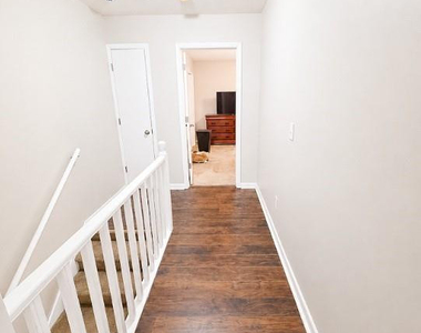 1207 Huntsman Court - Photo Thumbnail 17