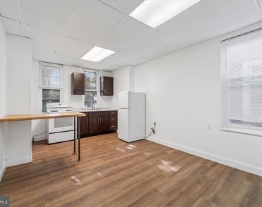 2021 S 22nd Street - Photo Thumbnail 2