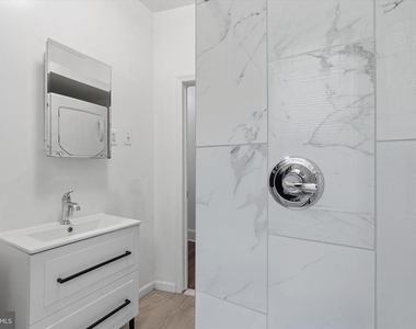 2021 S 22nd Street - Photo Thumbnail 10