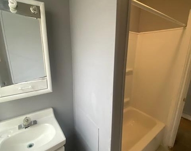 408 N Wanamaker Street - Photo Thumbnail 6