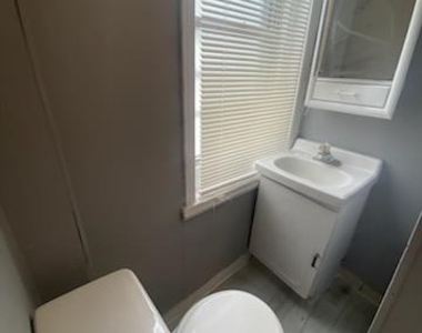 408 N Wanamaker Street - Photo Thumbnail 3