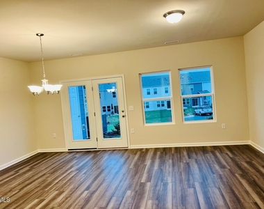 929 Field Ivy Drive - Photo Thumbnail 8