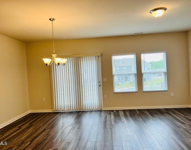 929 Field Ivy Drive - Photo Thumbnail 7
