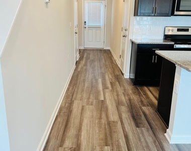 929 Field Ivy Drive - Photo Thumbnail 4
